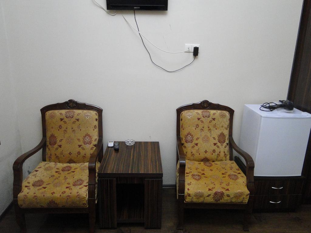Hotel Verona Batumi Quarto foto